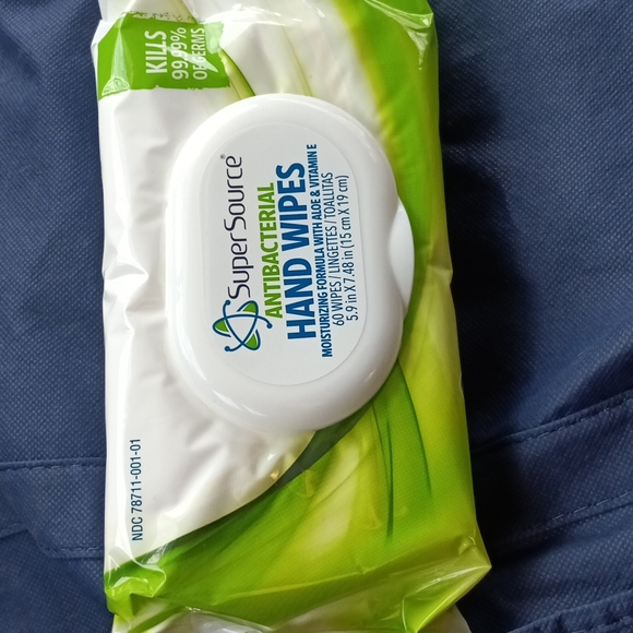 3 pks Super Source antibacterial hand wipes moisturizing, with aloe & vitamin e - Picture 1 of 4